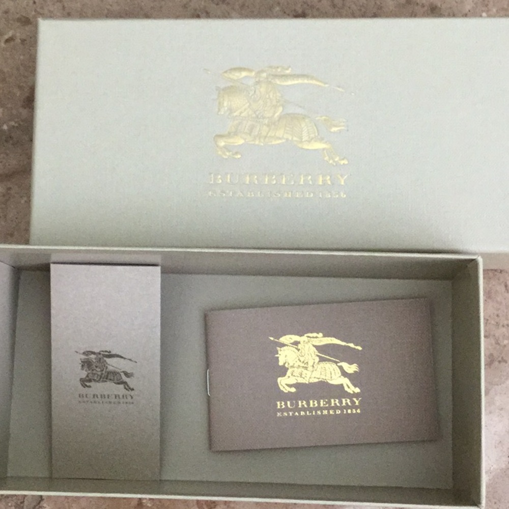 Box - Picture 2 of 2